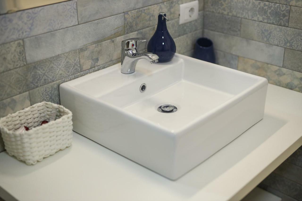 La Maisonette At Duomo Apartment Наполи Екстериор снимка