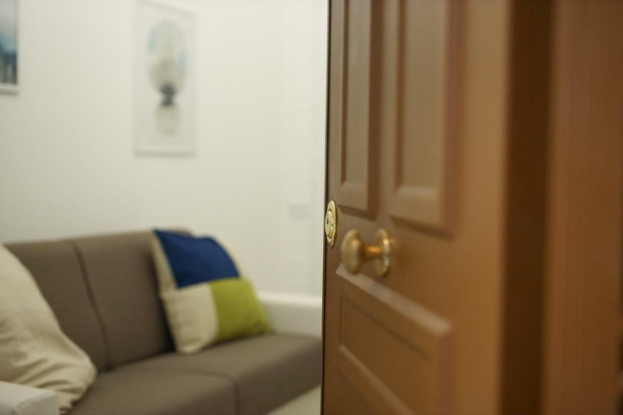 La Maisonette At Duomo Apartment Наполи Екстериор снимка